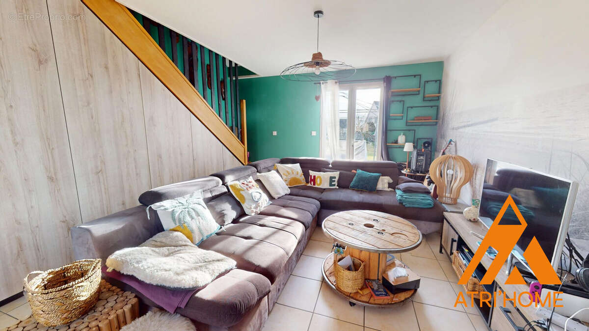 Maison à SANSAC-DE-MARMIESSE