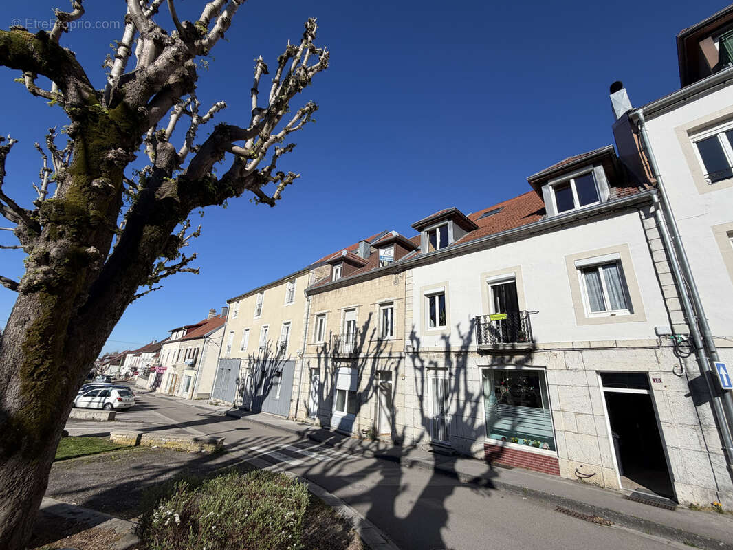 Appartement à VERCEL-VILLEDIEU-LE-CAMP