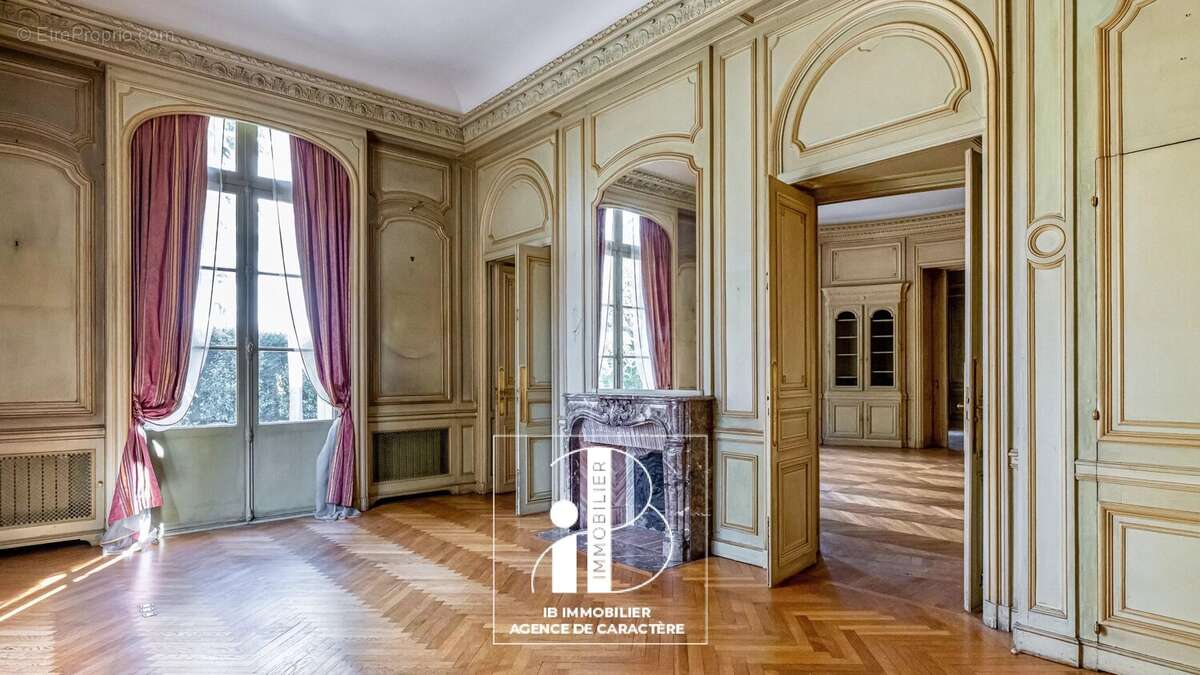 Maison à FONTAINEBLEAU