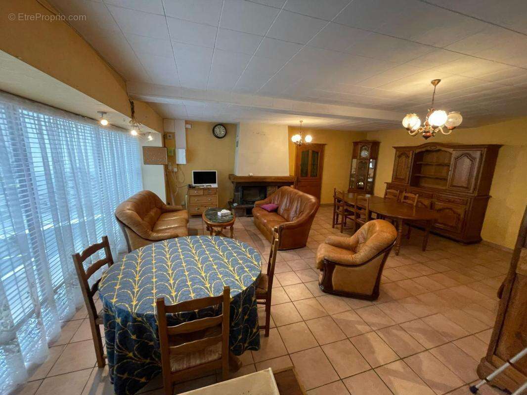 Maison à VALLON-SUR-GEE