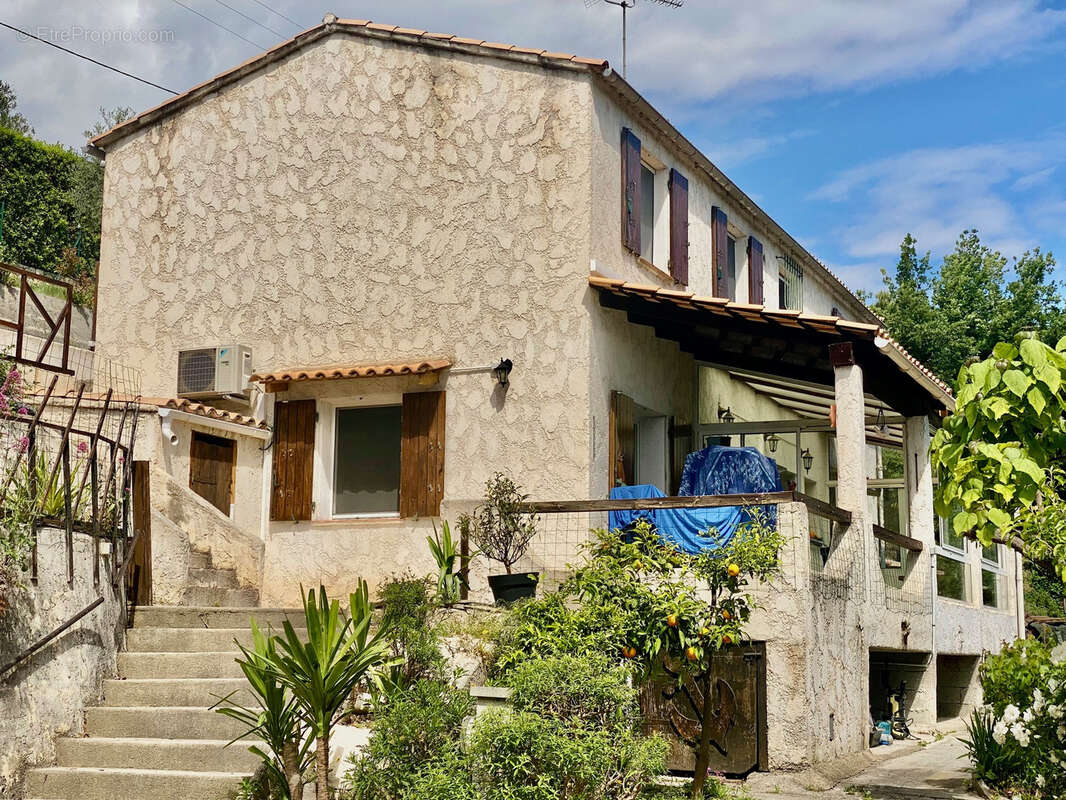 Maison à CARROS