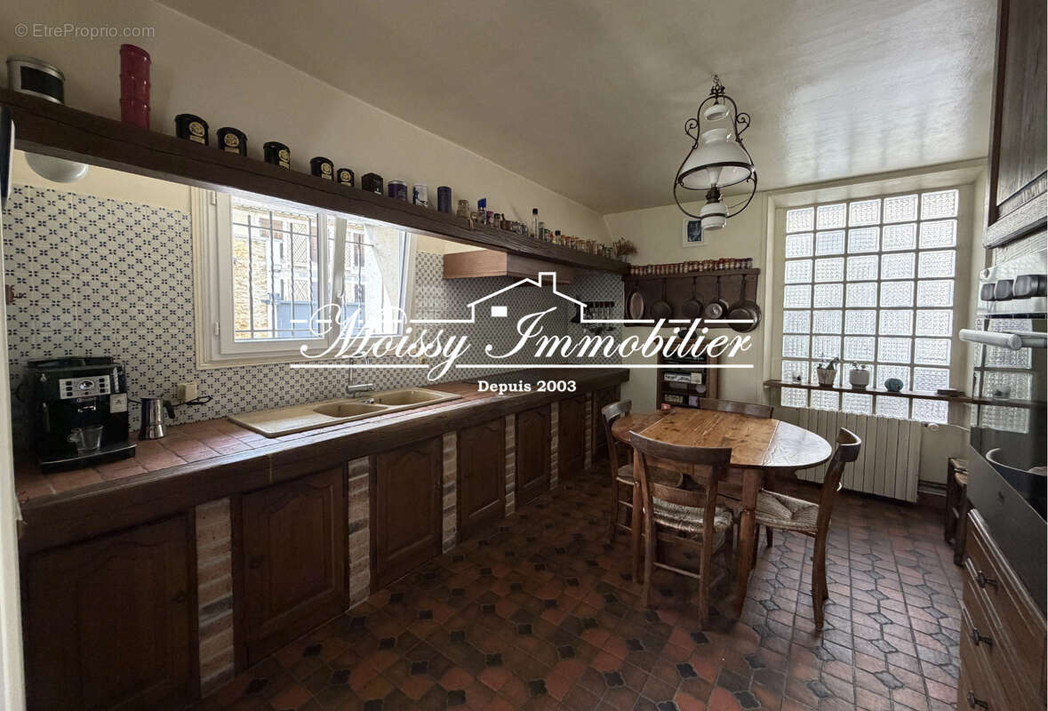 Maison à MOISSY-CRAMAYEL