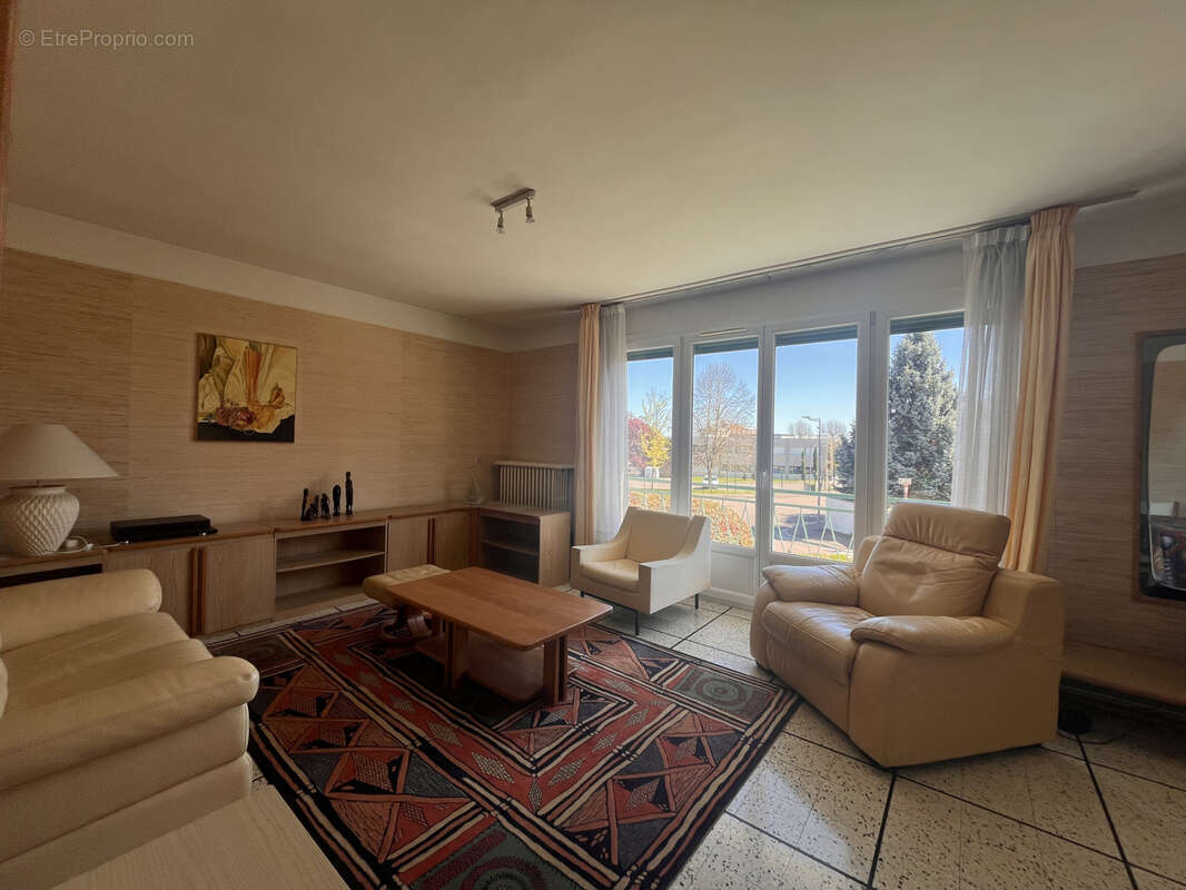 Maison à SAINT-JULIEN-LES-VILLAS