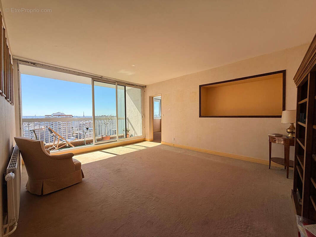 Appartement à PARIS-19E