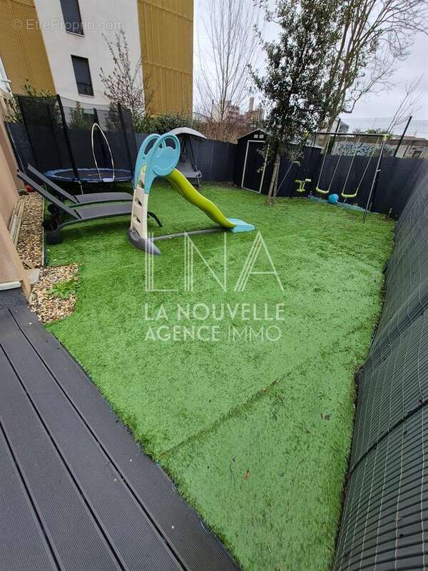 Appartement à LES LILAS