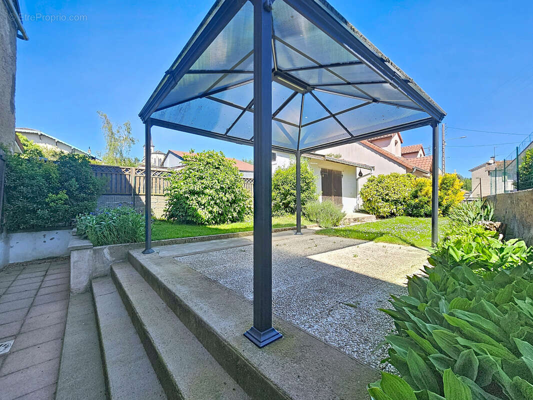 Maison à DOMPCEVRIN