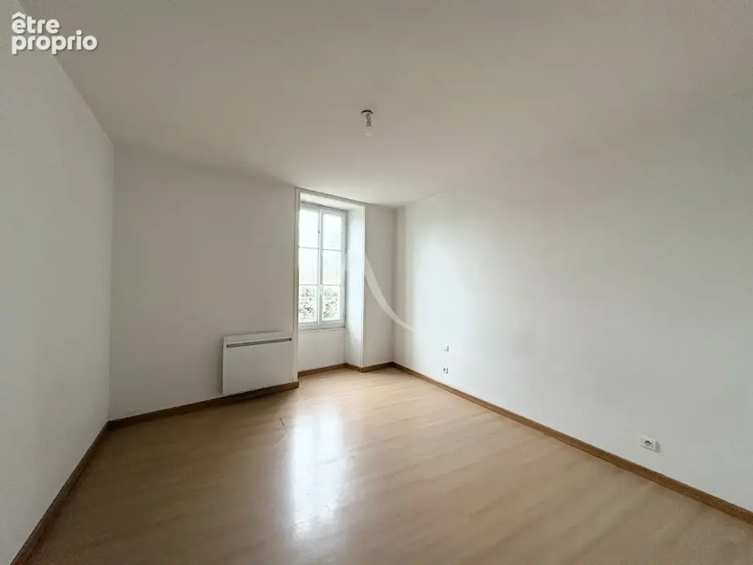 Maison - 2 logements (70m²) - Nalliers - 142m² - photo 4