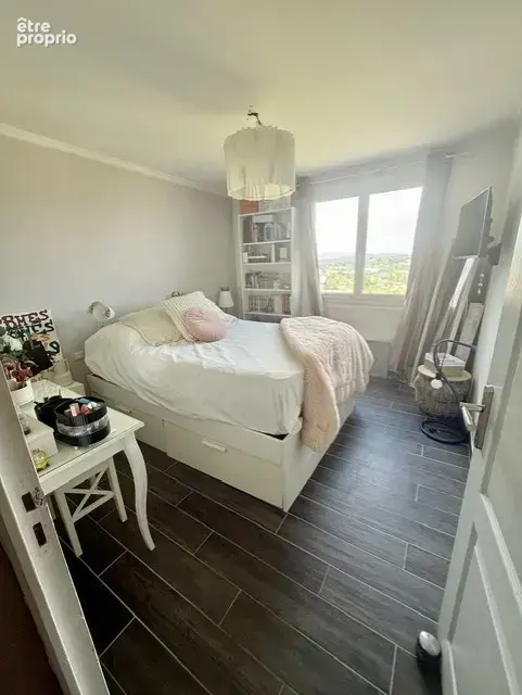 La Crau- La Moutonne - Villa 9 pièces-226m2 avec Piscine + 4 Studios - photo 10