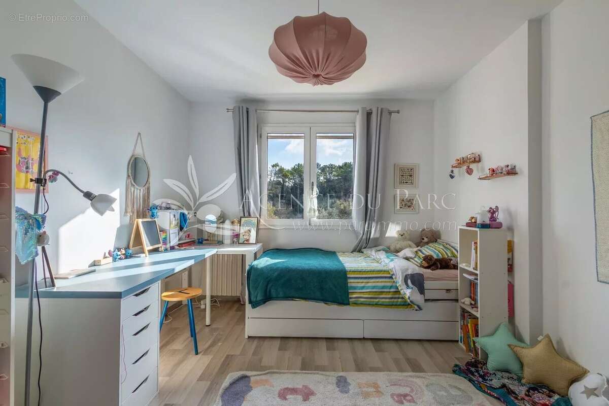 Maison à ROQUEFORT-LES-PINS