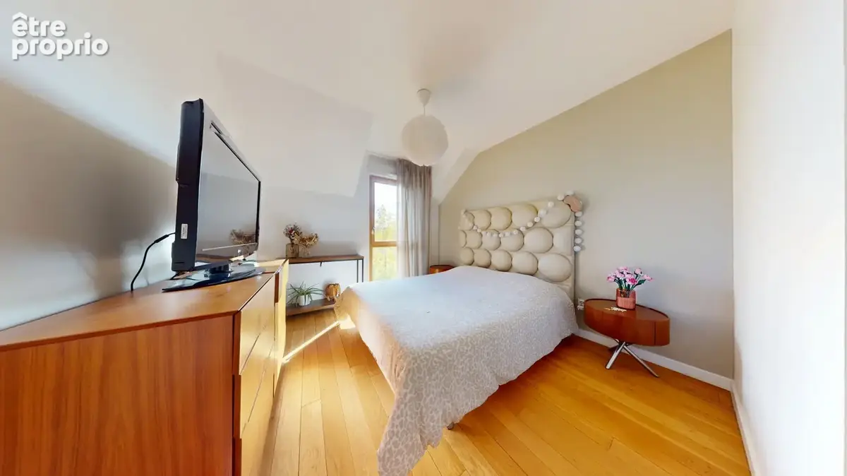 Dernier etage avec ascenseur, a deux pas de toutes commodites - photo 6