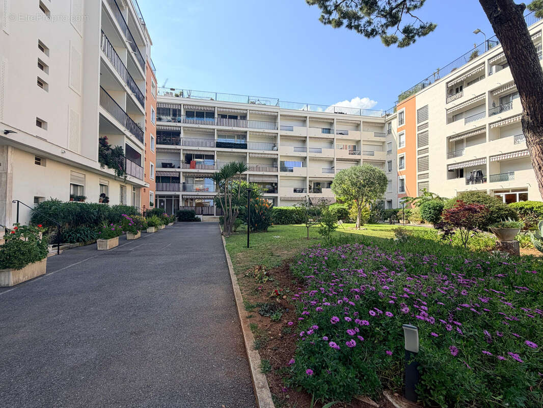 Appartement à ROQUEBRUNE-CAP-MARTIN