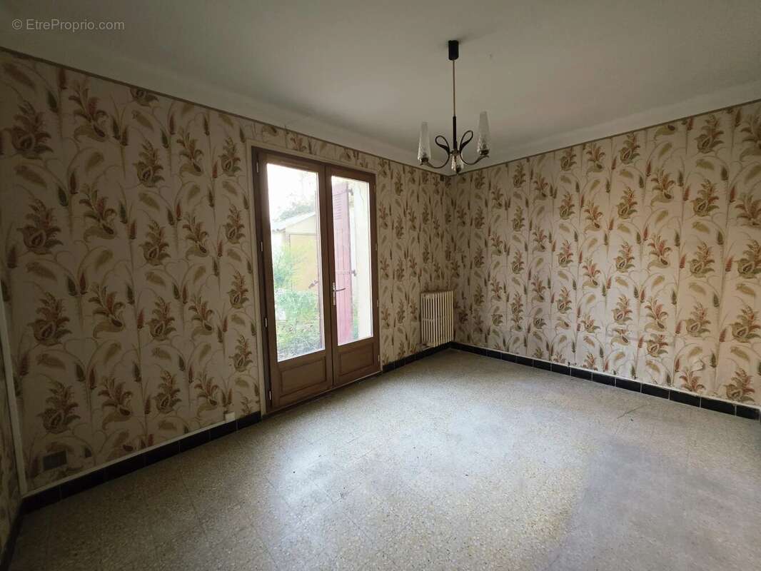 Maison à FOURQUES