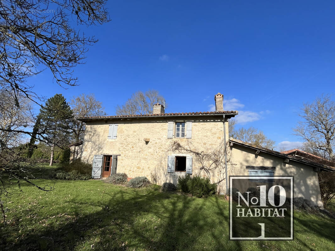 Maison à MAUVEZIN