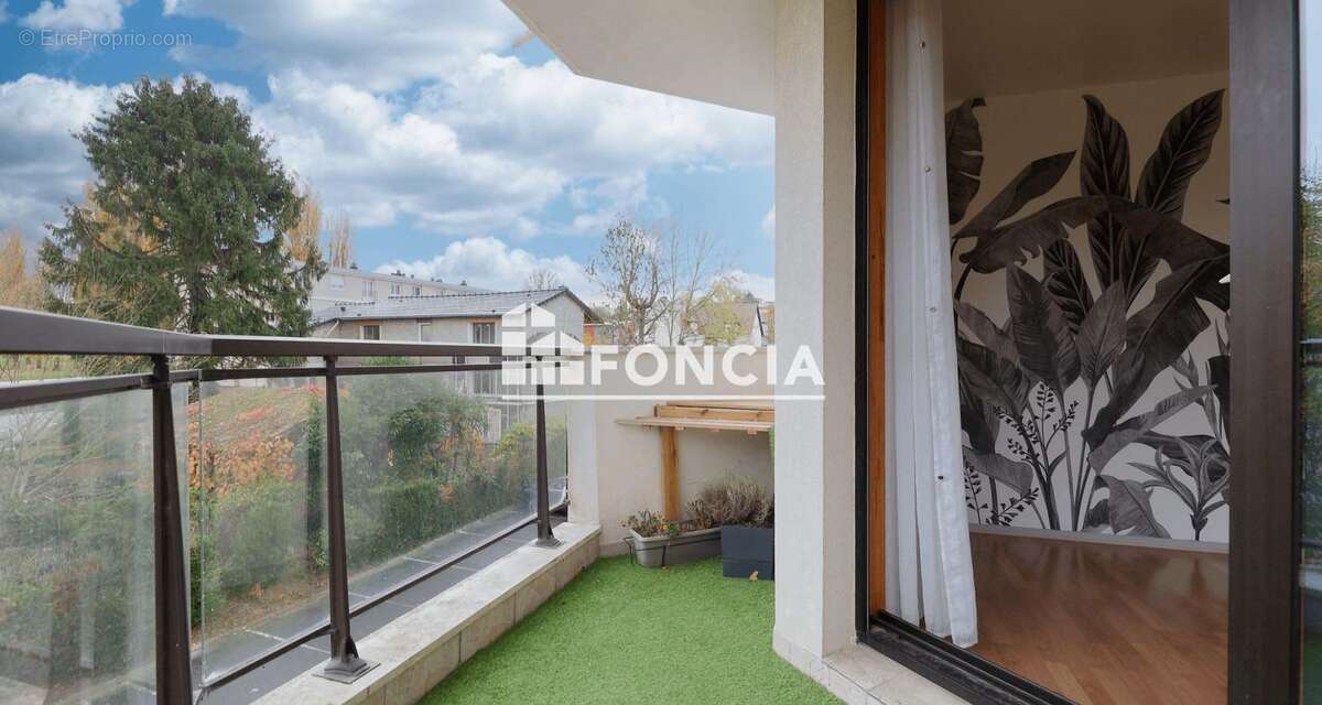 Appartement à SAINTE-GENEVIEVE-DES-BOIS