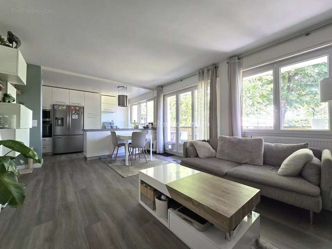 Appartement à SAINT-MAUR-DES-FOSSES