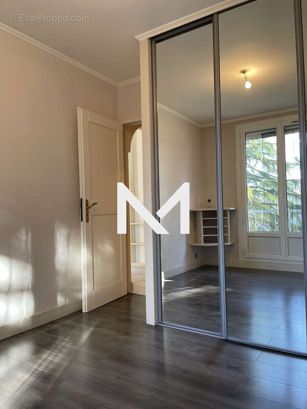 Appartement à SAINT-MARTIN-D'HERES