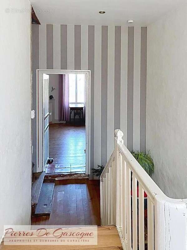 Maison à CASTERA-VERDUZAN