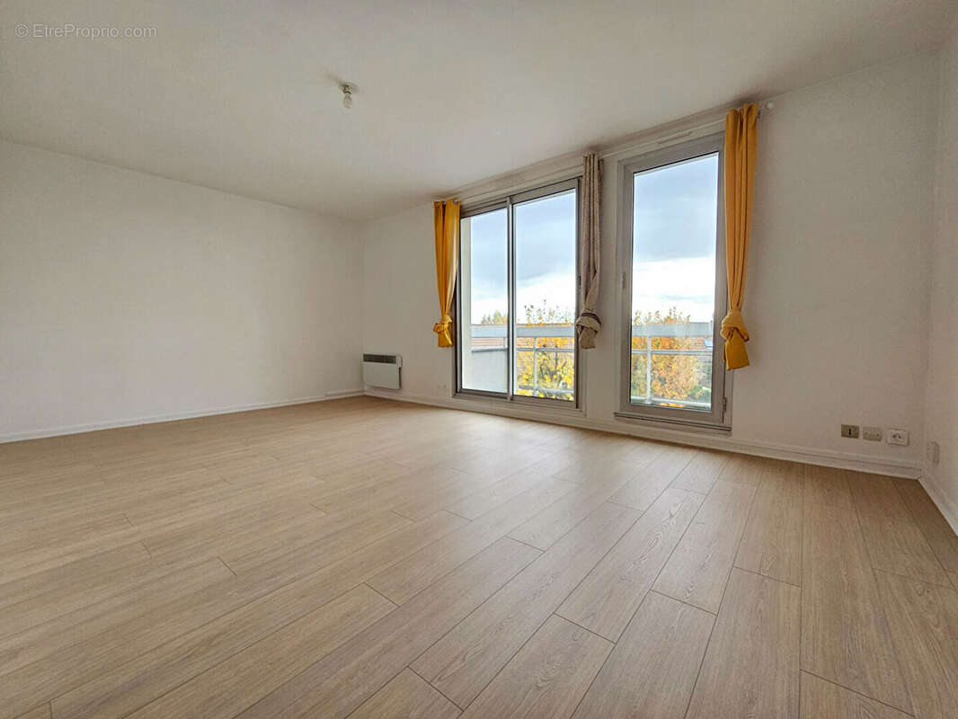 Appartement à LE MESNIL-ESNARD