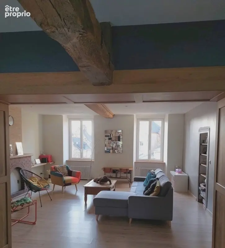 Maison à MONTSURS