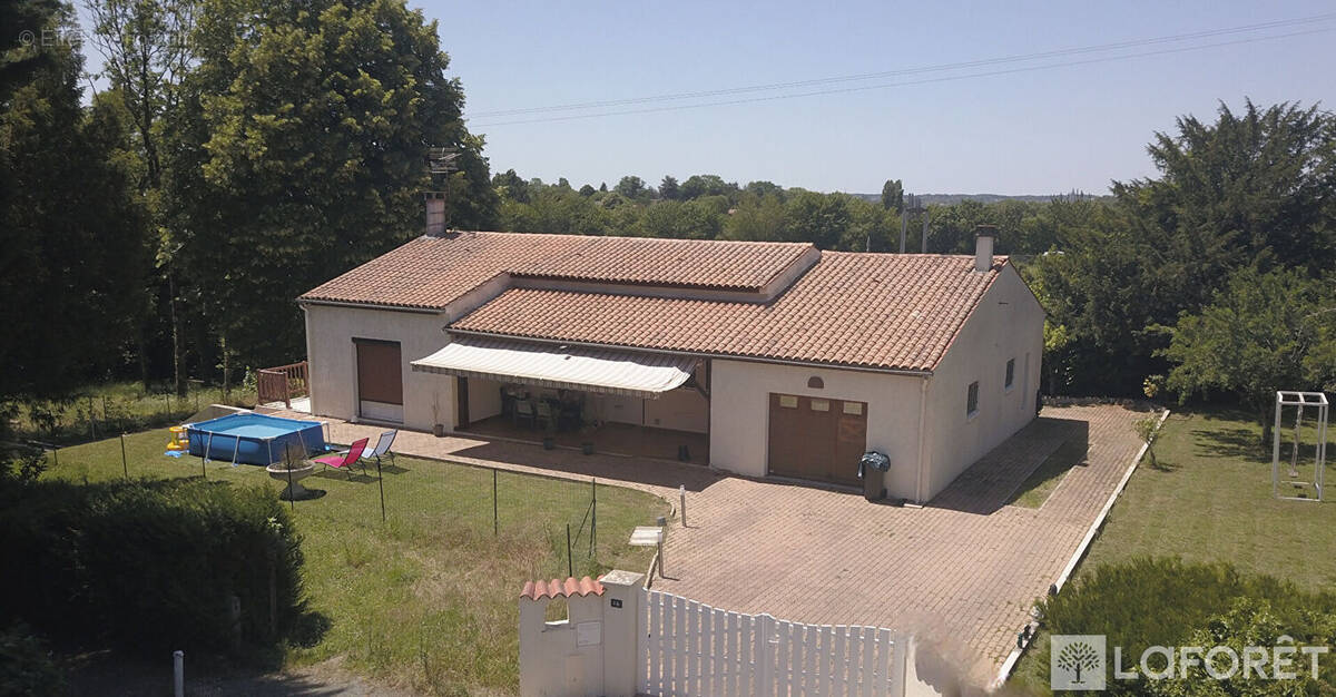 Maison à SAINTES