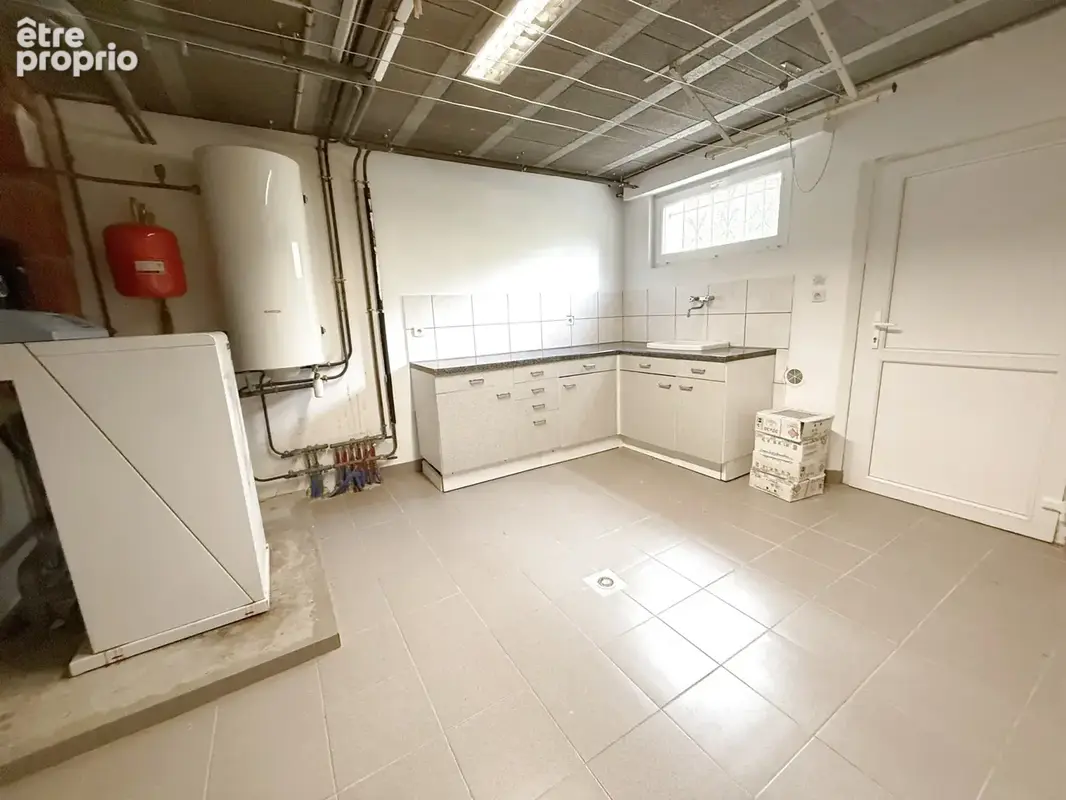 Thionville Guentrange/Quartier résidentiel - Maison individuelle de 148 27 m2 + sous-sol aménagé - 9,43 ares - photo 18