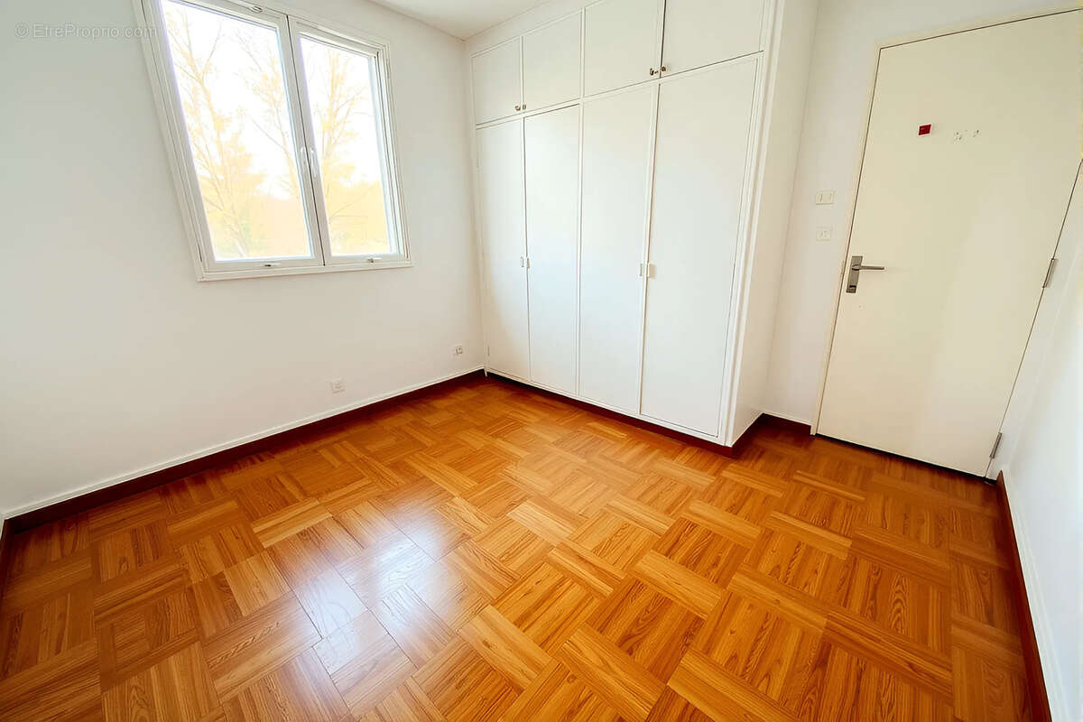 Appartement à LE PLESSIS-ROBINSON