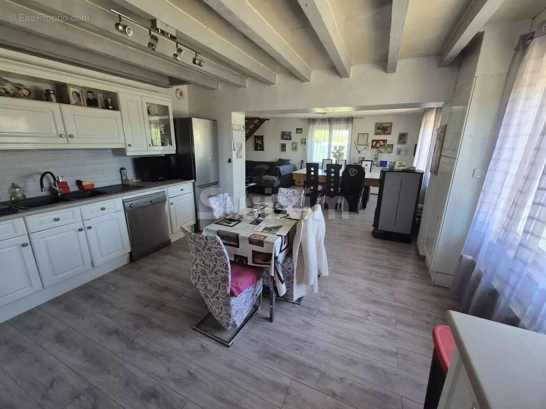 Maison à LE DESCHAUX