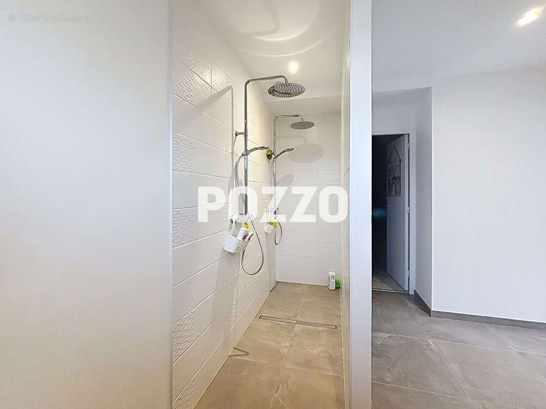 Maison à AGON-COUTAINVILLE