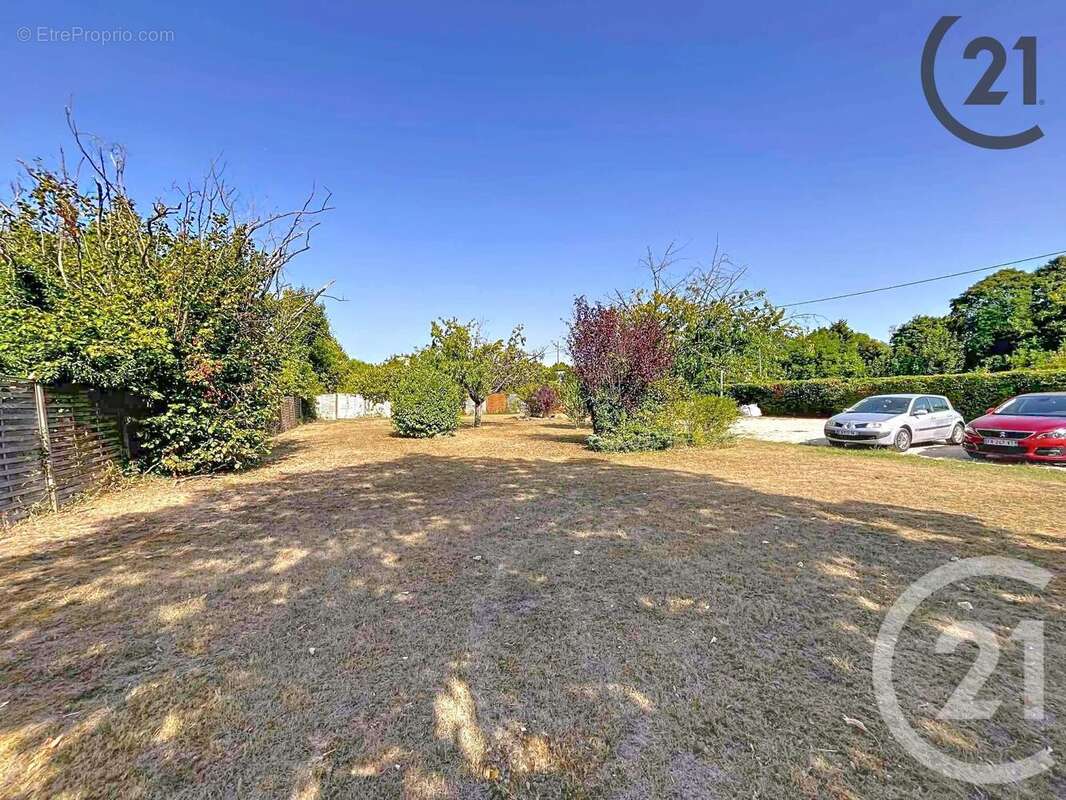 Autre à ESCOLIVES-SAINTE-CAMILLE