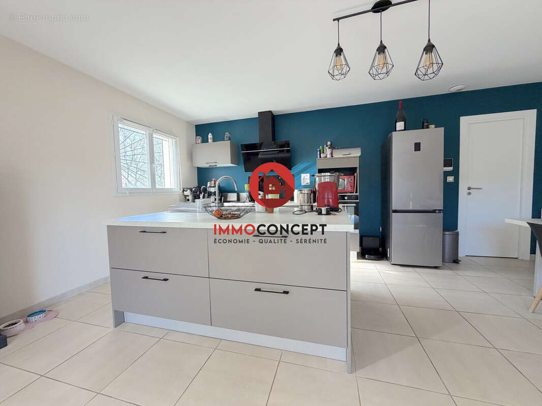 Maison à SAINT-VICTOR-LA-COSTE