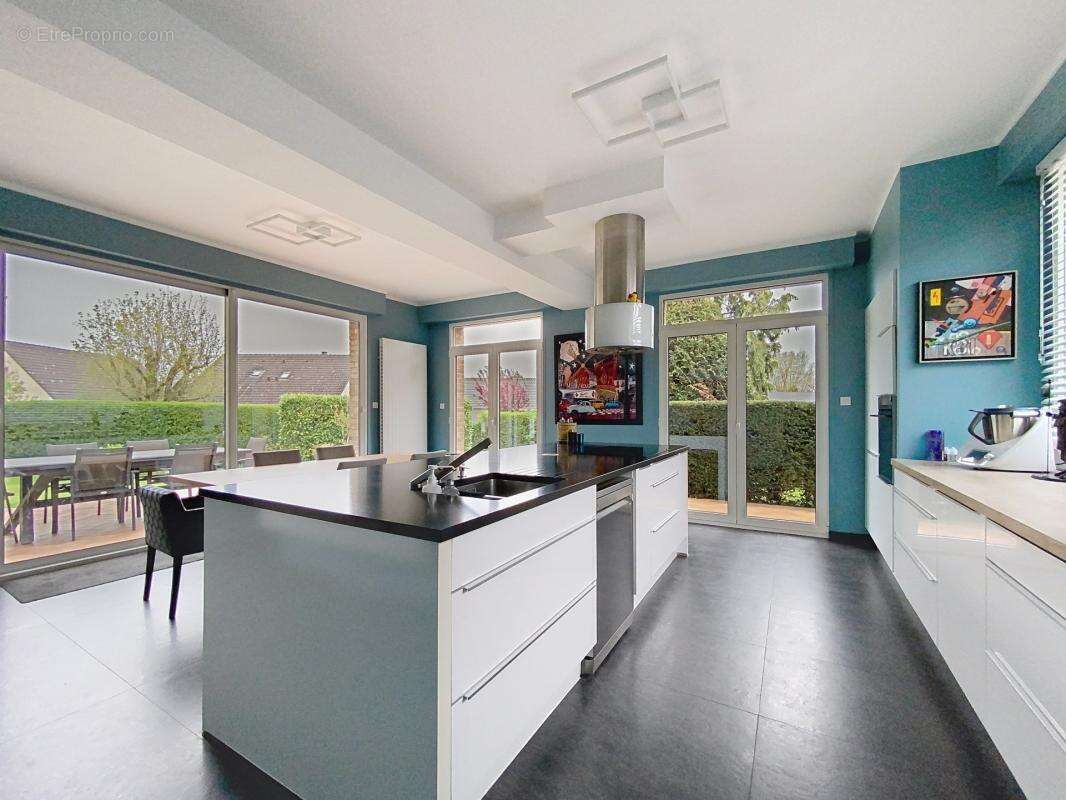 Maison à LA CHAPELLE-D'ARMENTIERES