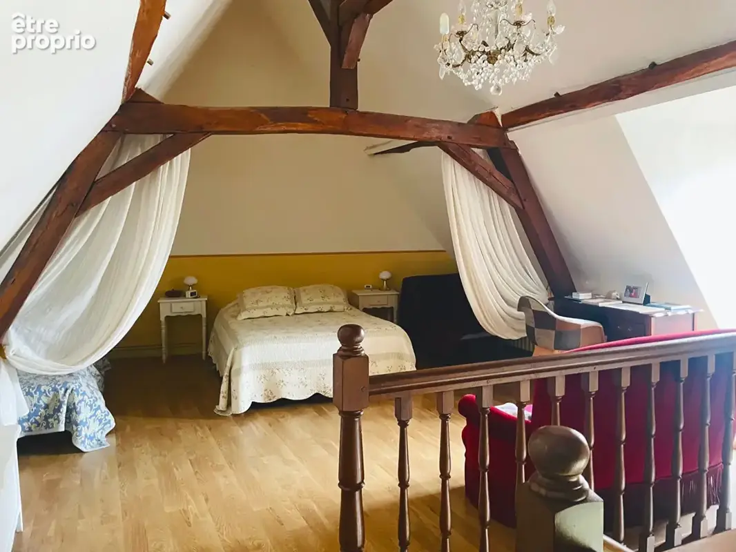 Longère en pierre 180 m² avec dépendances / Charme de l'ancien à Cussay - photo 7