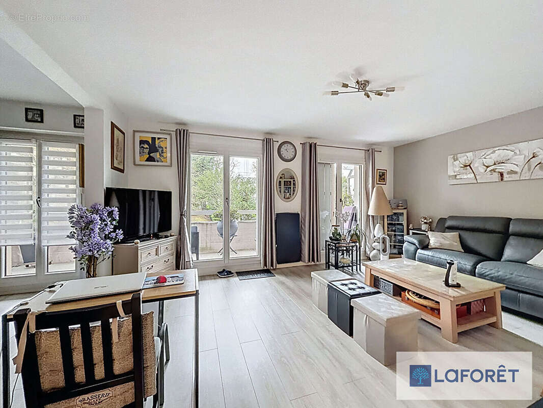 Appartement à LE PLESSIS-TREVISE