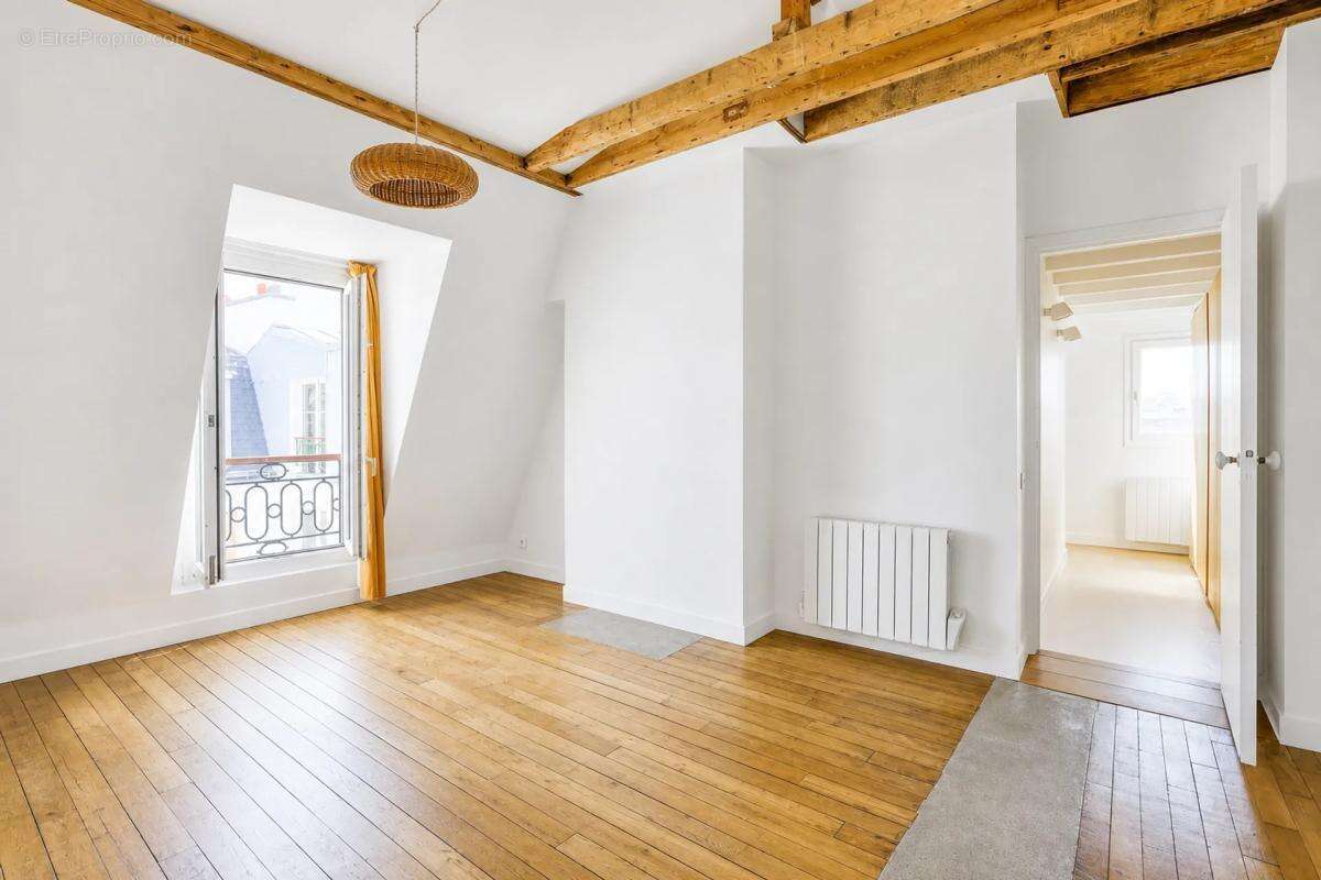 Appartement à PARIS-10E