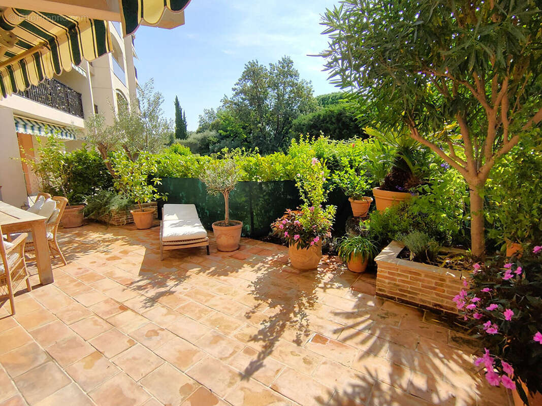 Appartement à MANDELIEU-LA-NAPOULE