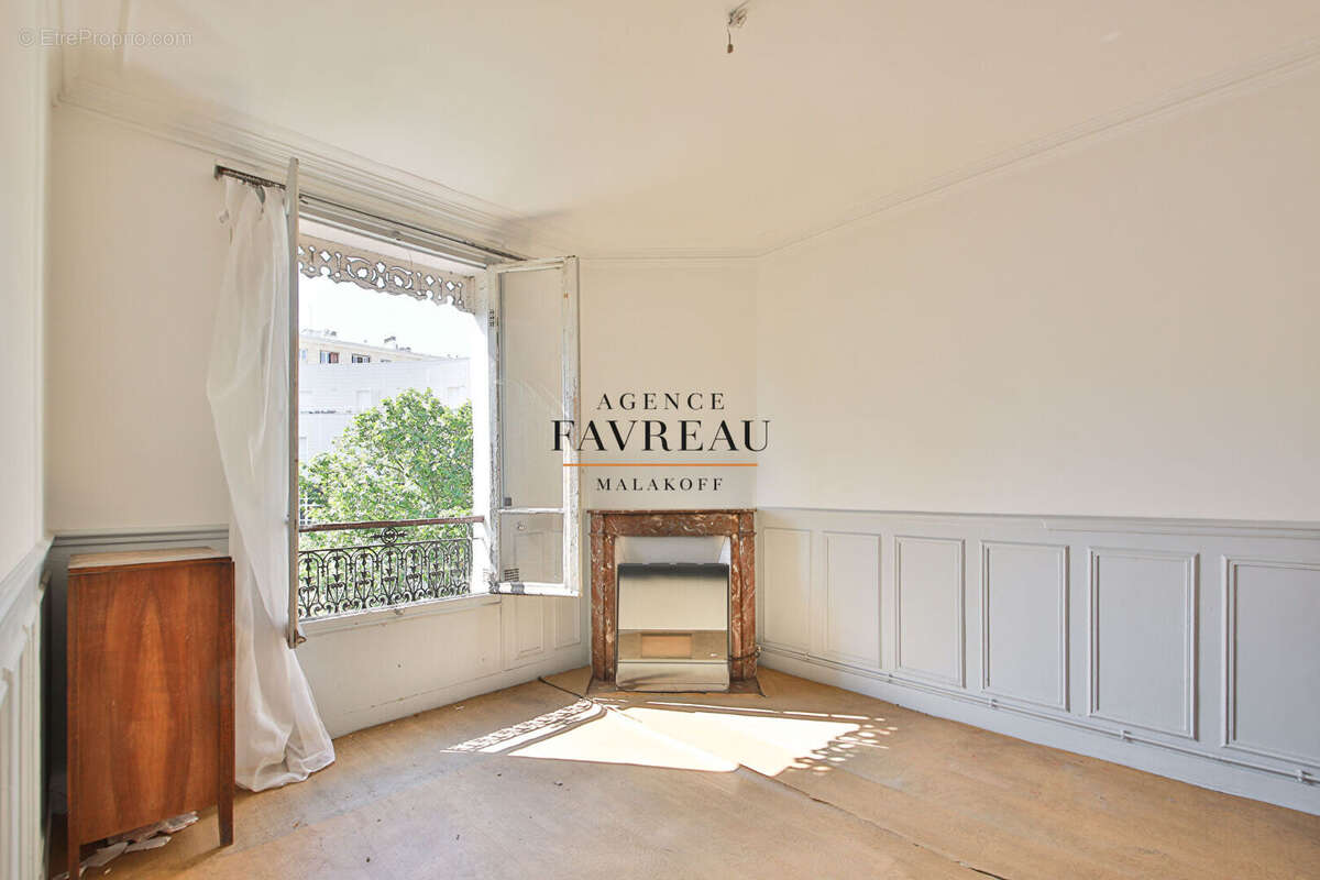 Appartement à PARIS-16E