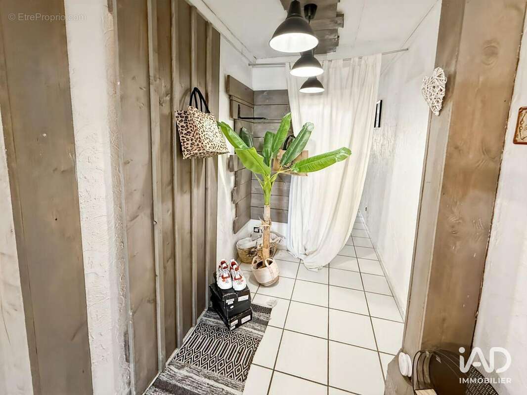 Photo 4 - Commerce à SAINT-MAXIMIN-LA-SAINTE-BAUME