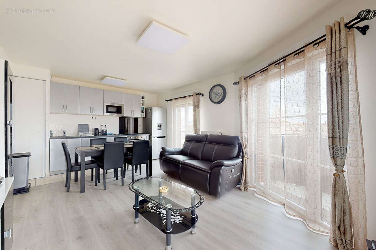 Appartement à LE BLANC-MESNIL