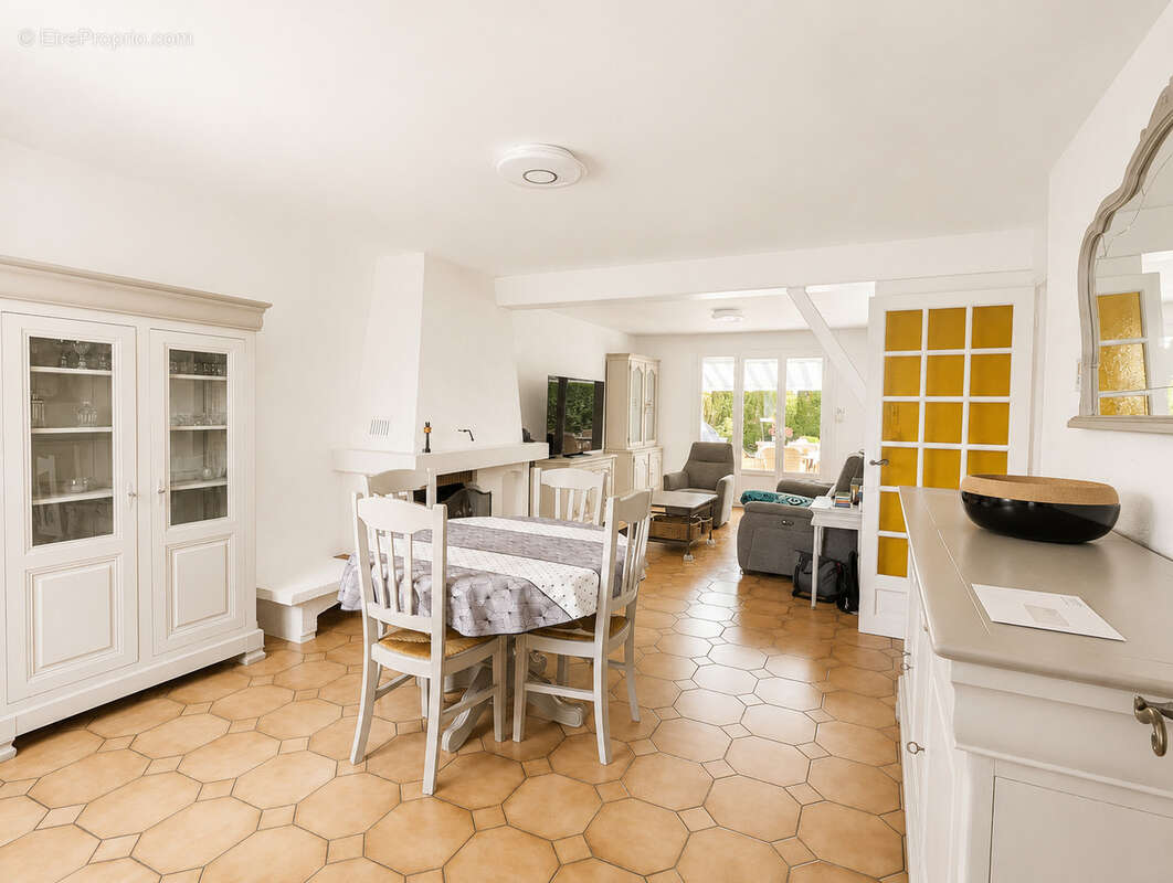 Maison 97 m2 + jardin clos   Impasse calme - photo 4