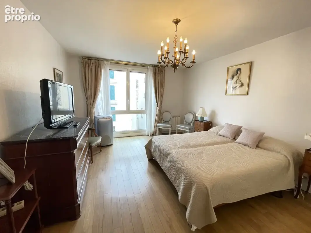 Centre-ville / gare, bel appartement 4 pieces 109 m2 avec box, parking et ascenseur - photo 5