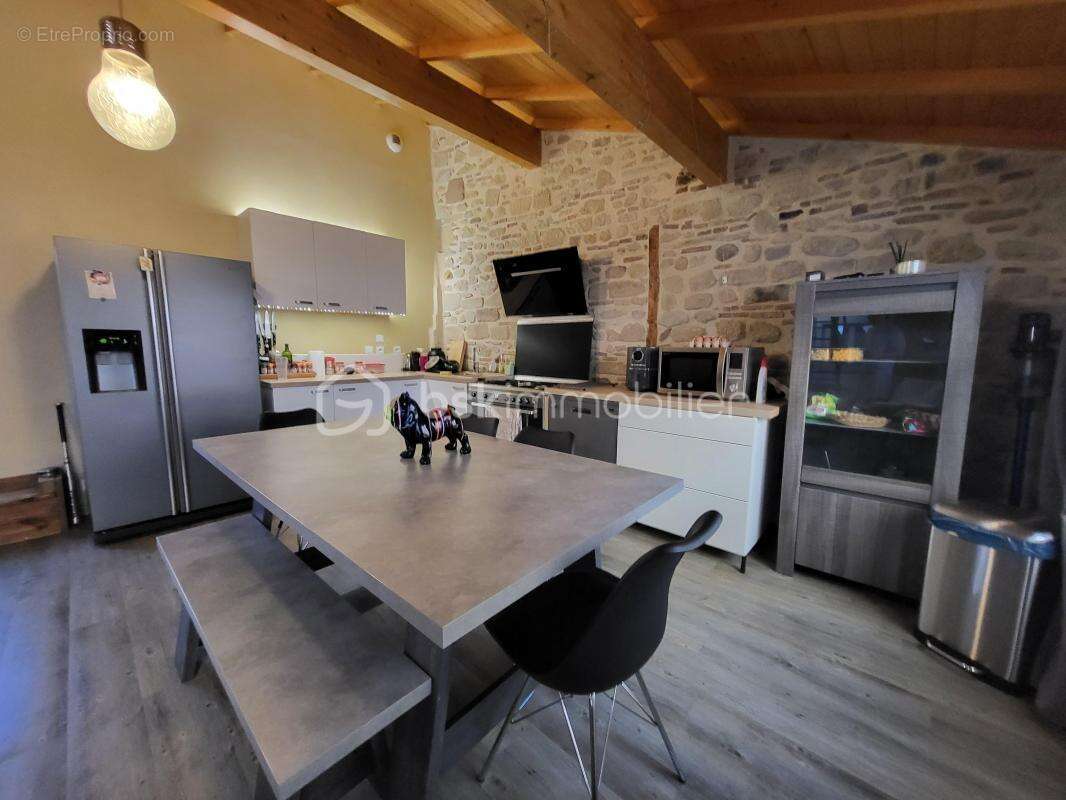 Maison à SAINT-DONAT-SUR-L&#039;HERBASSE