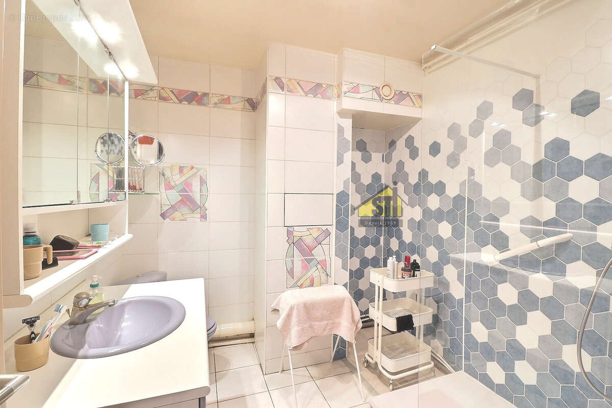 Appartement à PARIS-14E