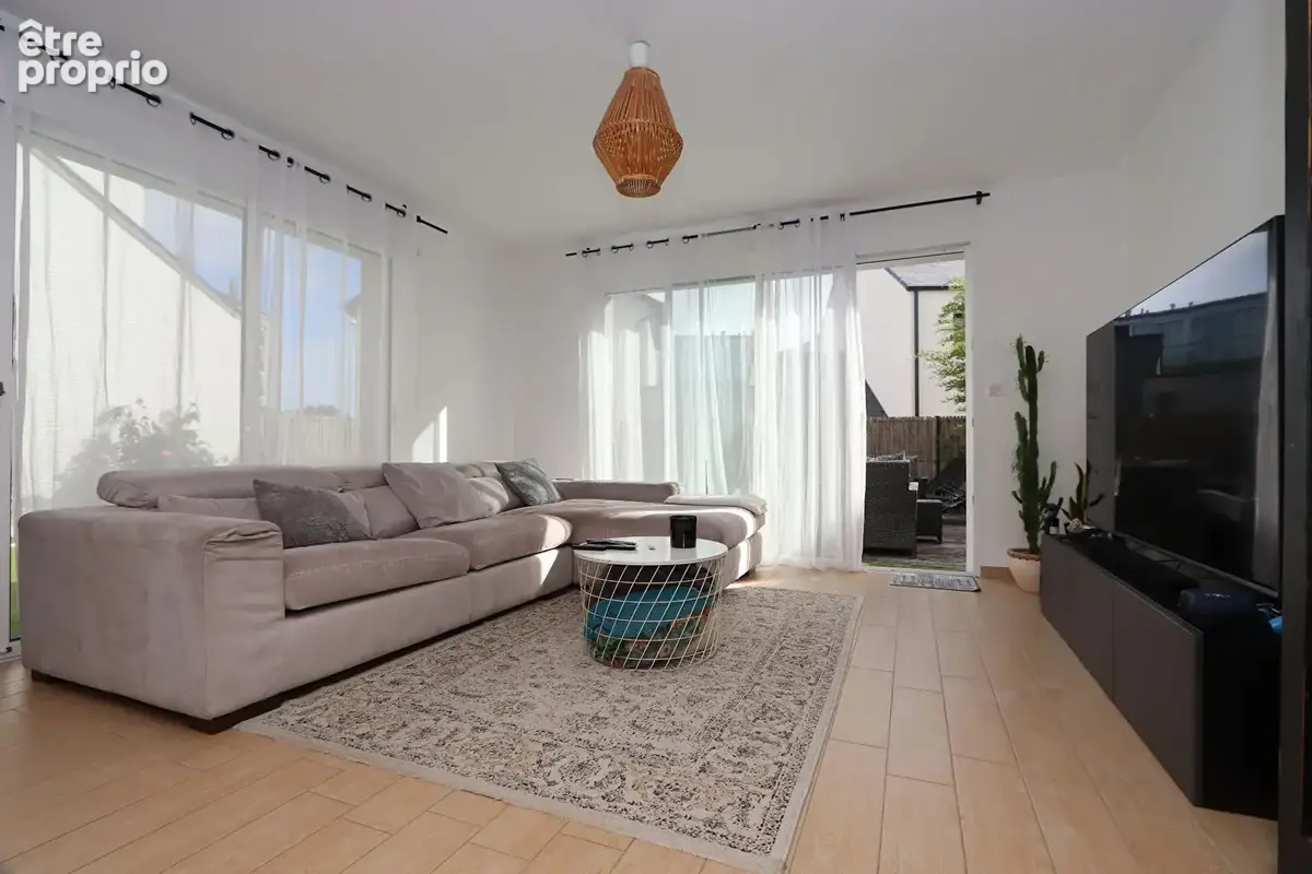 Maison récente de 2015, 3 chambres, jardin, garage - Proche des commerces - photo 2