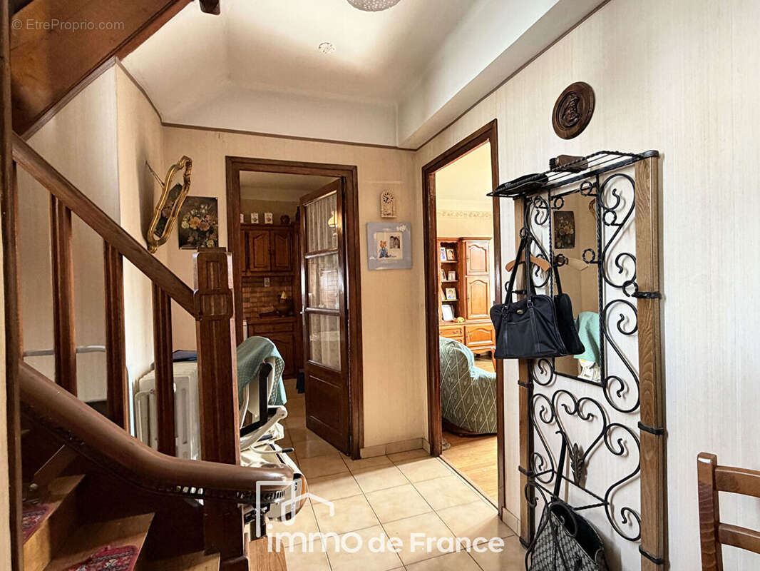 Maison à DECAZEVILLE