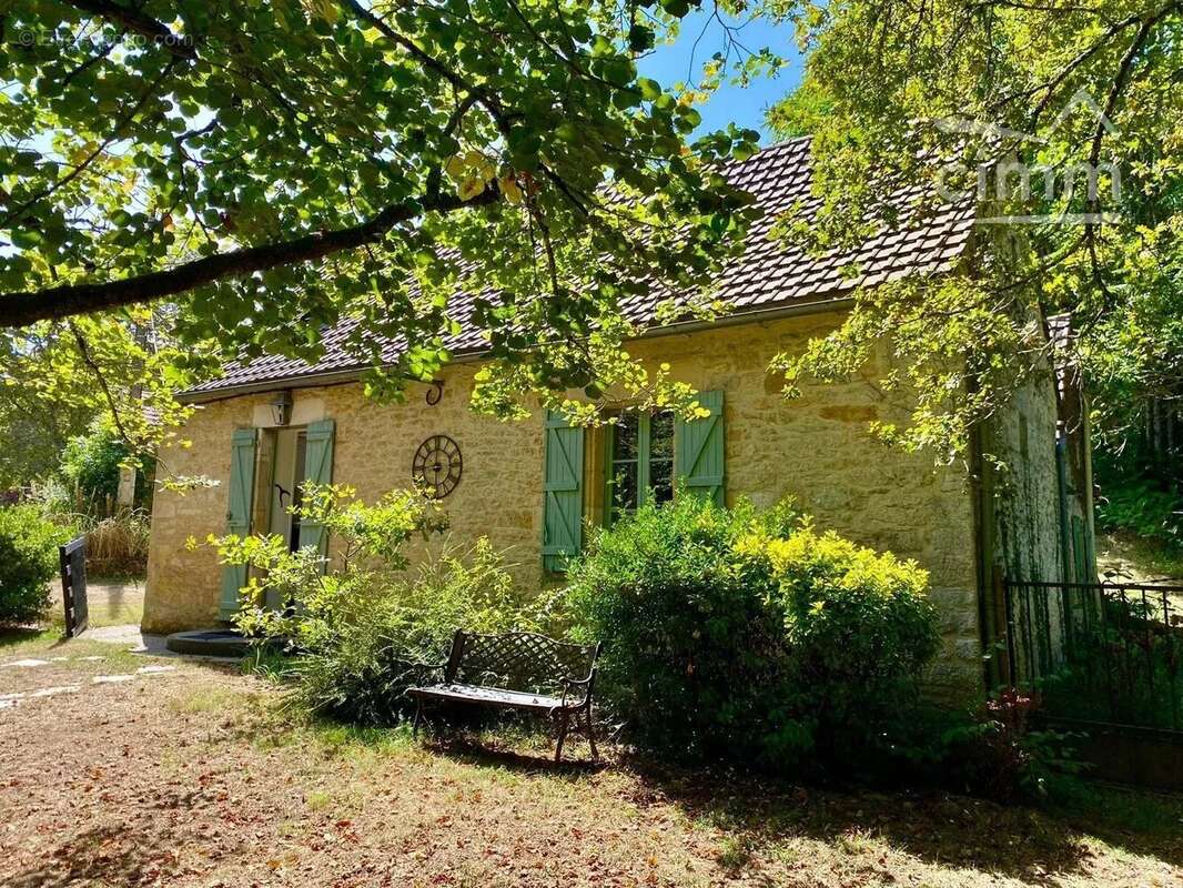 Maison à CARSAC-AILLAC