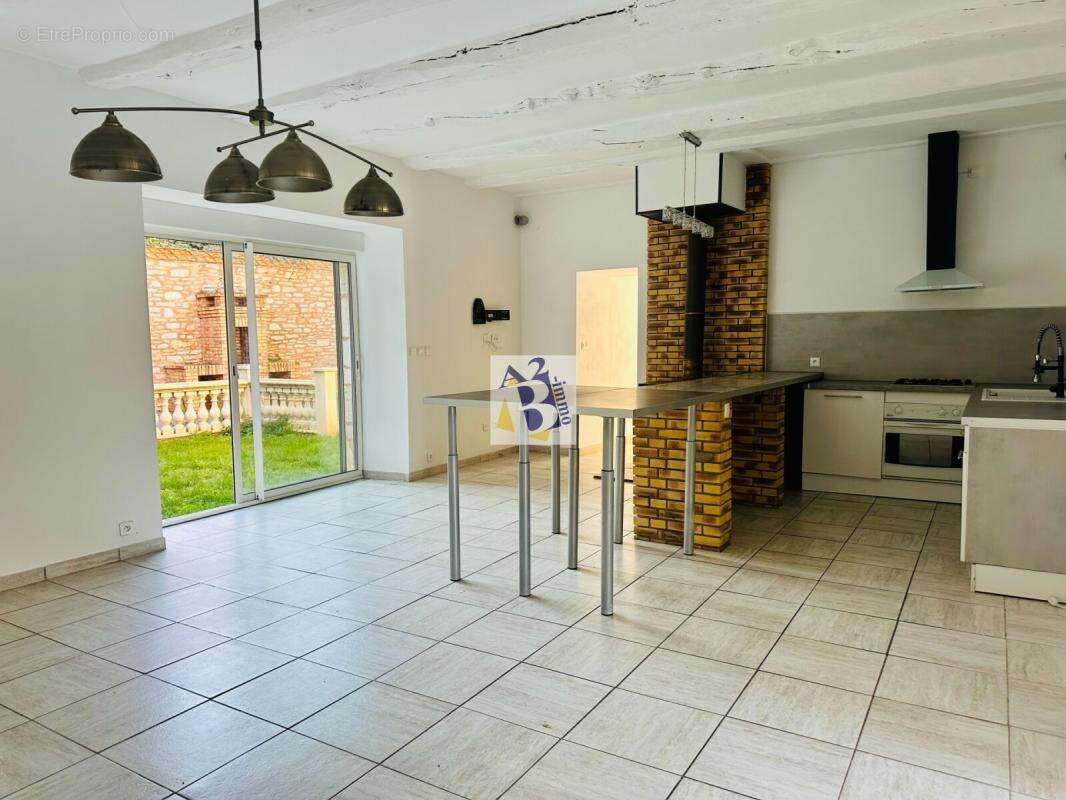 Maison à SAVIGNAC-LES-EGLISES