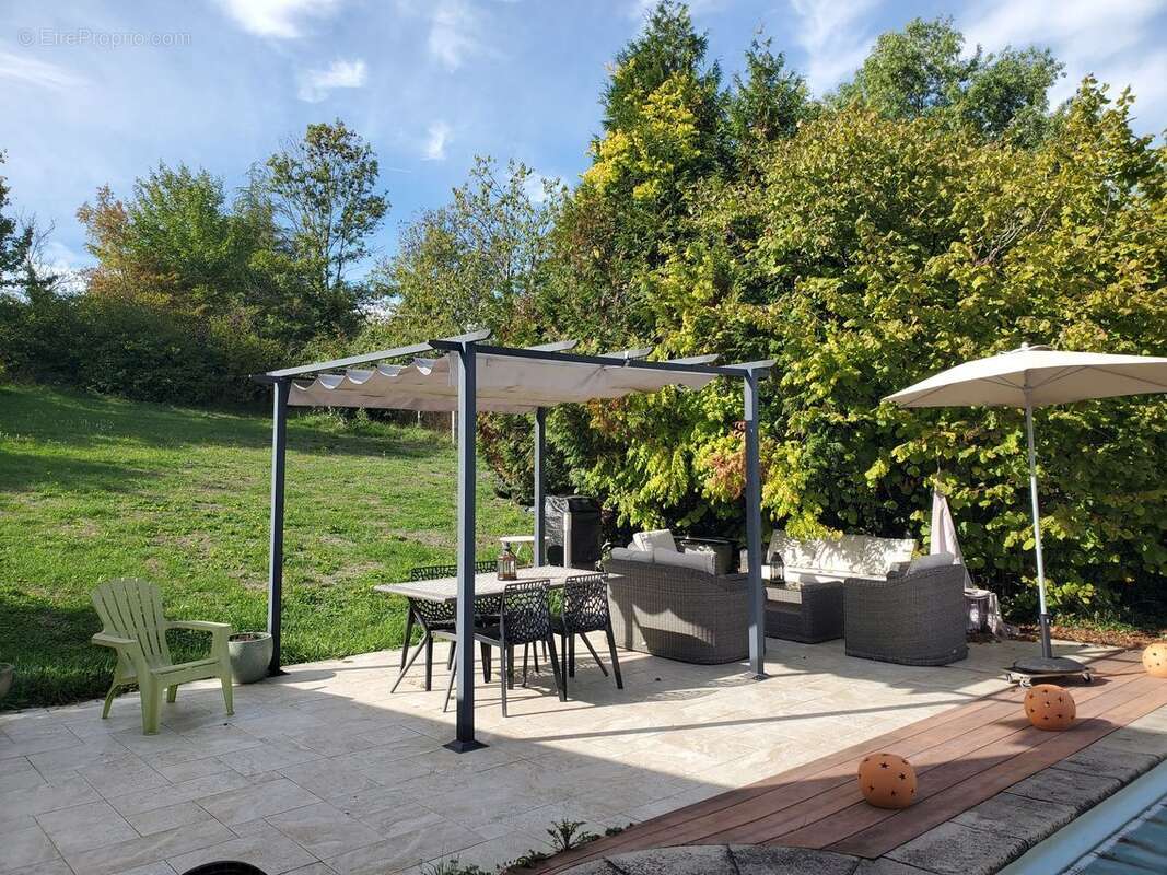 Maison à RUELLE-SUR-TOUVRE