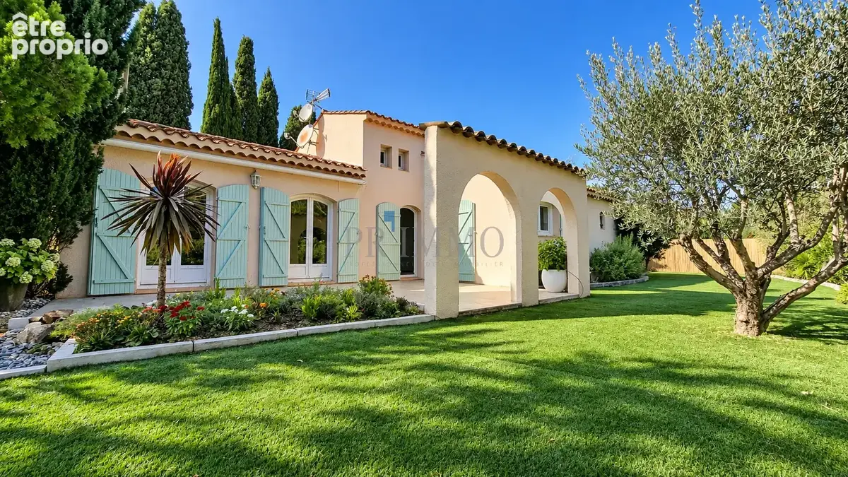 Valescure   villa au sein d’un domaine sécurisé avec piscine - photo 2