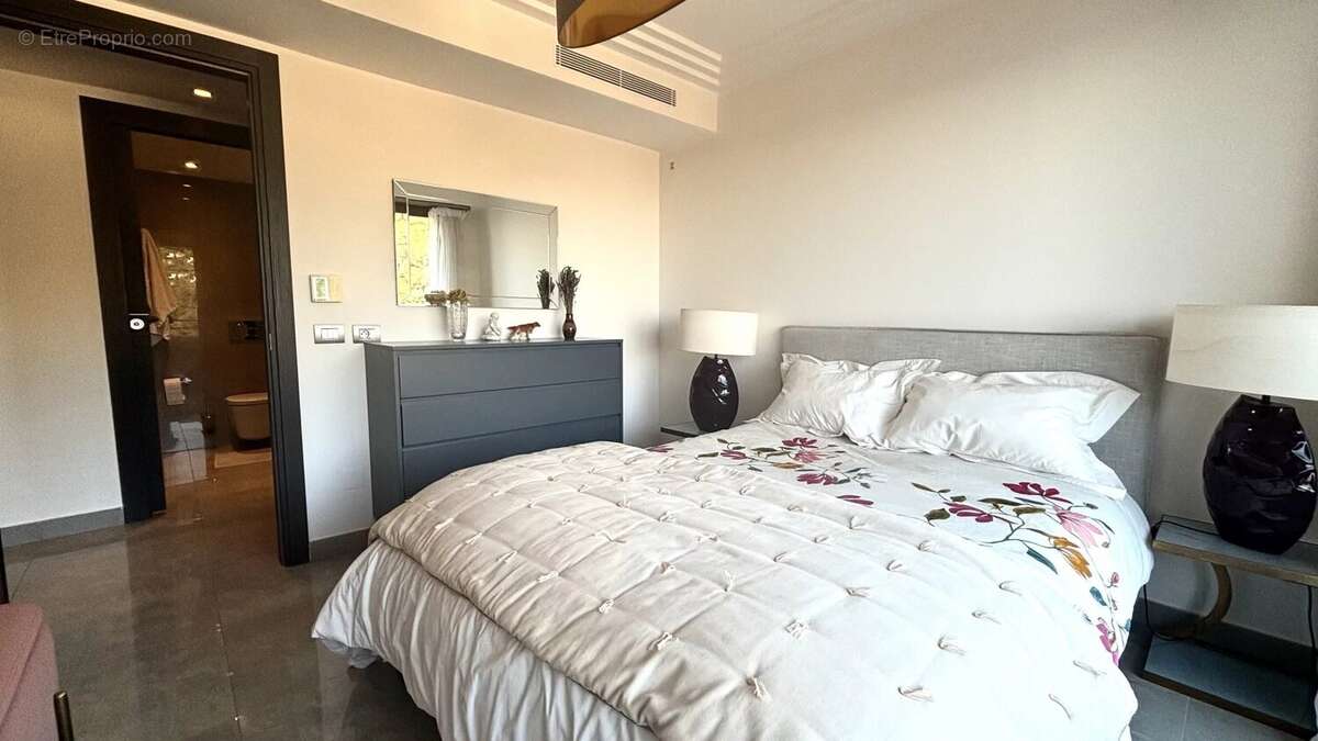 Appartement à ROQUEBRUNE-CAP-MARTIN