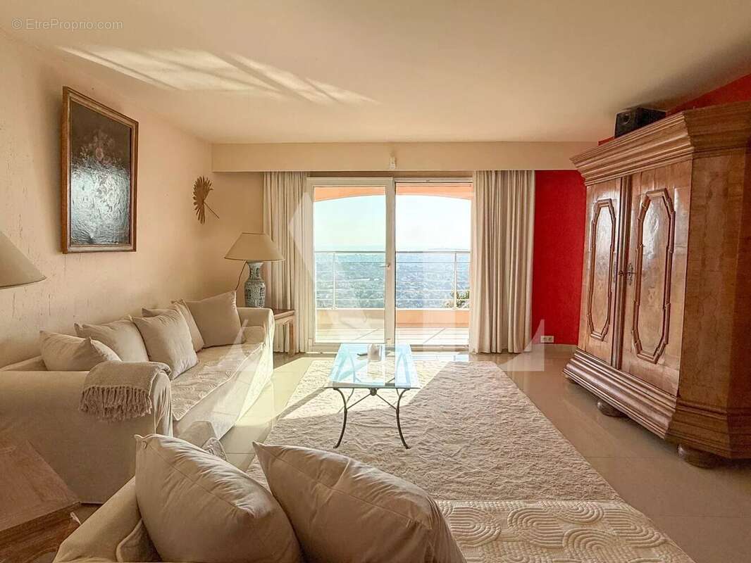 Appartement à VALLAURIS